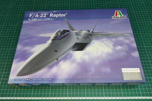 F-22 Raptor. Збірна модель літака в масштабі 1/72. ITALERI 1207