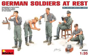 Німецькі солдати на відпочинку. 1/35 MINIART 35062