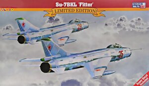 Су-7 БКЛ "Fitter". З борна модель літака в масштабі 1/72. MISTER CRAFT G-13