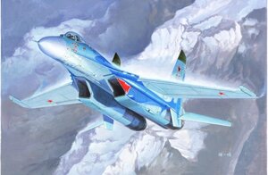 Су-27 Flanker B. Сборная модель самолета в масштабе 1/72. TRUMPETER 01660