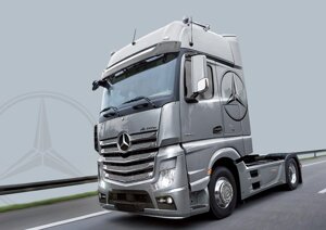 Mercedes-Benz Actros MP4 Gigaspace. Модель у масштабі 1/24. ITALERI 3905