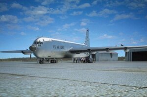 Convair XC-99 важкий транспортний літак ВПС США. Збірна модель у масштабі 1/144. RODEN 351