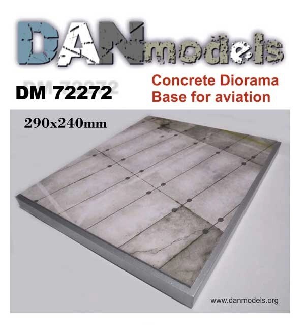 Підставка під моделі (тема - Стара бетонка. Стоянка літака). 1/48 DANMODELS DM7272 від компанії Хоббінет - збірні моделі - фото 1