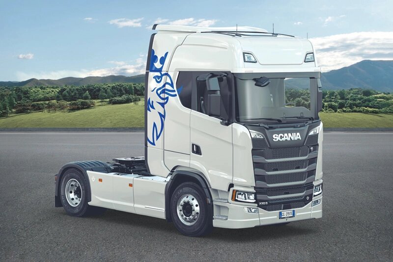 Scania 770 S V8 "White Cab". Модель вантажівки у масштабі 1/24. ITALERI 3965 від компанії Хоббінет - збірні моделі - фото 1