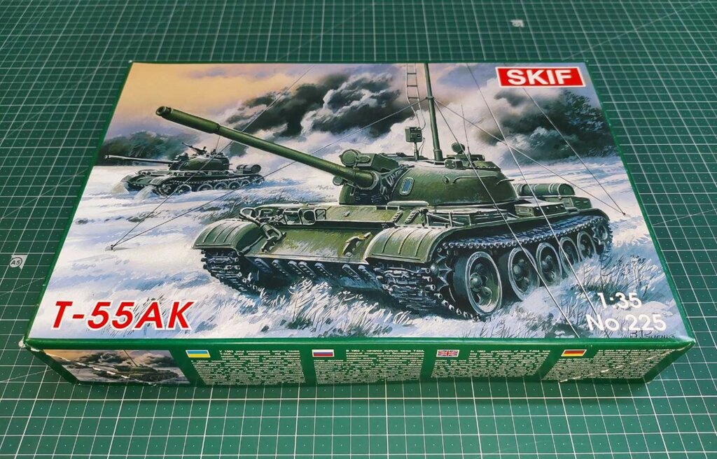 Т-55АК Радянський середній танк. Збірна модель в масштабі 1/35. SKIF MK225 від компанії Хоббінет - збірні моделі - фото 1