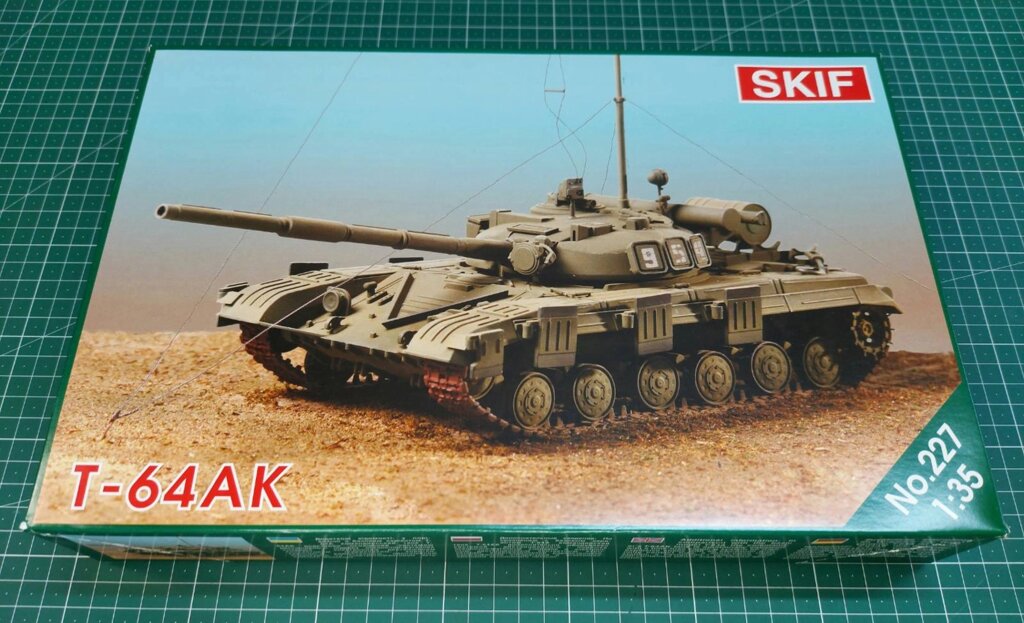 Т-64АК Радянський командирський танк. Збірна модель в масштабі 1/35. SKIF MK227 від компанії Хоббінет - збірні моделі - фото 1