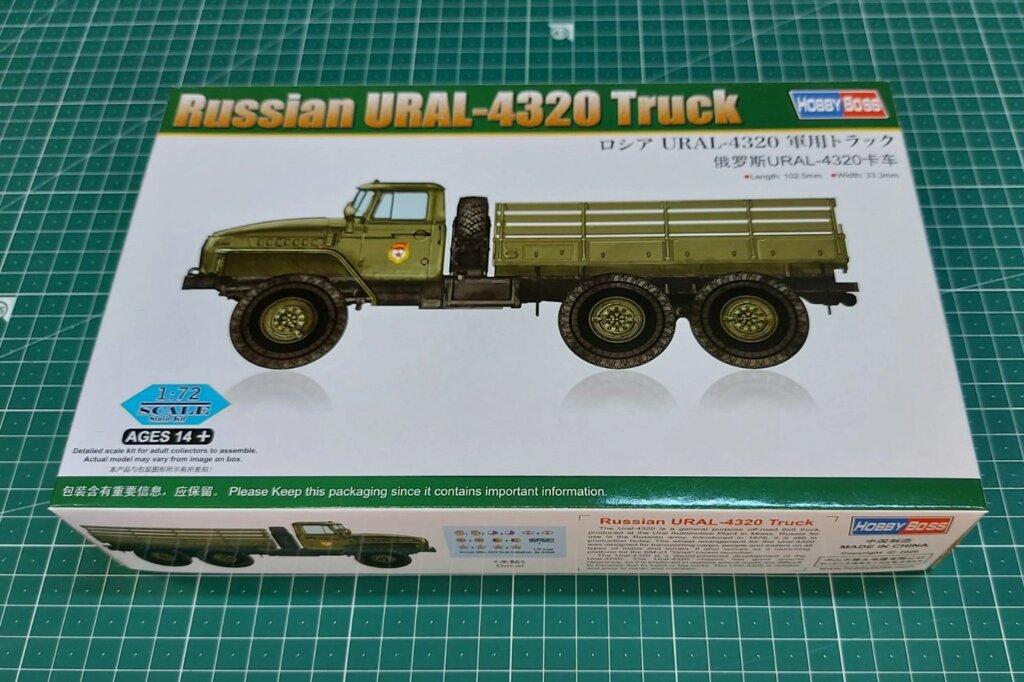 Урал-4320. Збірна модель радянського вантажного автомобіля в масштабі 1/72. HOBBY BOSS 82930 від компанії Хоббінет - збірні моделі - фото 1