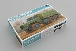 Військовий вантажний автомобіль Урал-4320. Збірна модель в масштабі 1/35. TRUMPETER 01072