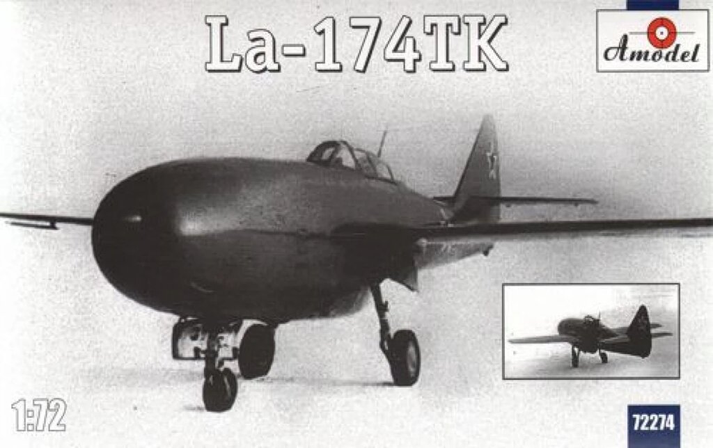 Збірна модель радянського реактивного винищувача Ла-174ТК. 1/72 AMODEL 72274 від компанії Хоббінет - збірні моделі - фото 1