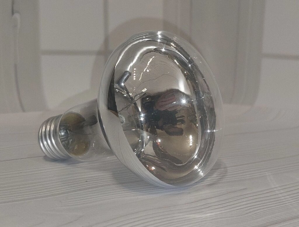 Дзеркальна лампа обігріву для тераріумів, акваріумів 100вт від компанії Шіпістік Shipistik - фото 1