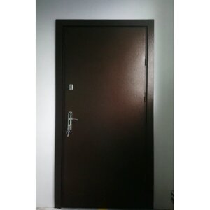 Вхідні двері Redfort Серія Оптима плюс Модель Метал-Метал з притвором (960)