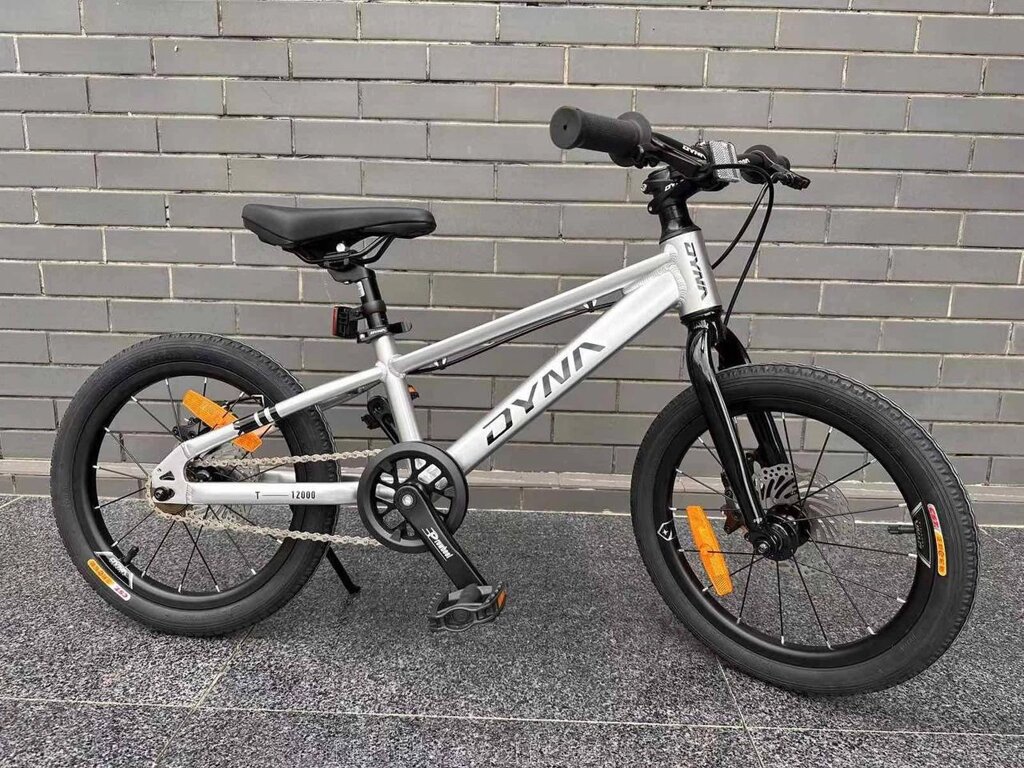 Дитячий двоколісний велосипед 16 дюймів T12000 DYNA алюмінієвий, дискові гальма / білий від компанії Мір товарів - фото 1