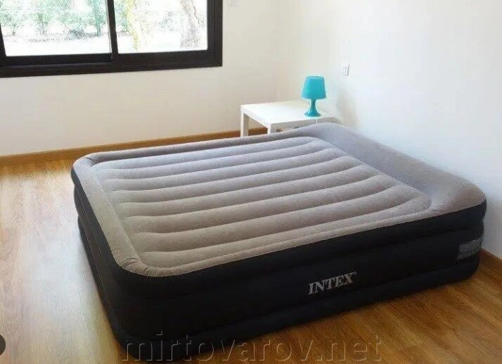 Надувний велюровий матрац ліжко INTEX 64136 з вбудованим насосом від компанії Мір товарів - фото 1