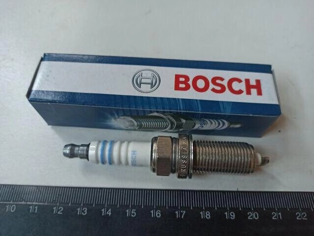 Свеча зажигания BOSCH  FR8SC+  (0242229797) від компанії Автосклад - фото 1