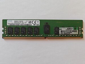 Оперативна пам'ять серверна Samsung DDR4 16GbECC Registered M393A2K40CB1-CRC4Q Б/В