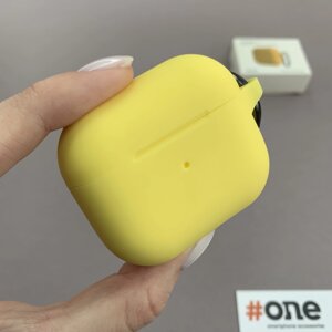 Чохол для AirPods 3 силіконовий чохол з карабіном на навушники аірподс 3 жовтий d7u