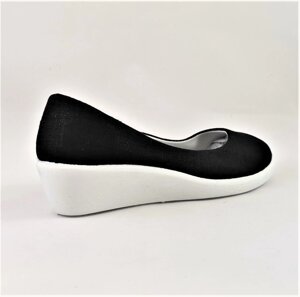 Туфлі чорні з білим на танкетці, елегантні (розміри: 37)