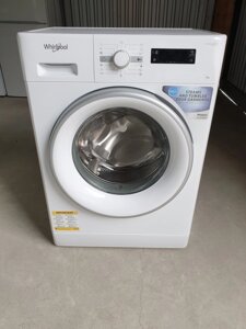 Вузька пральна машина Whirlpool 6 KG / 2018-го року випуску / FWSF61053WS EU