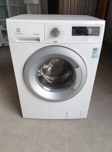 Вузька пральна машина Electrolux 6.5 KG / Made in Italy / EWS1277FDW