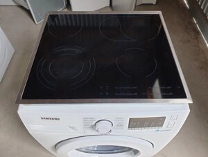 Сенсорна склокерамічна варильна поверхня Electrolux 59 cm / з Європи / EHF 6547 XOK