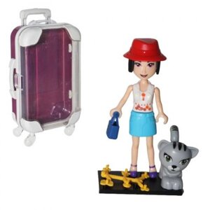Лялька валізи з котом, у червоній шапці