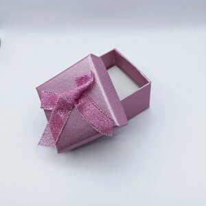 Коробочка для прикрас під каблучку, кулон або сережки квадратна рожева