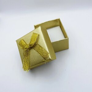 Коробочка для прикрас під каблучку, кулон або сережки квадратна золотиста
