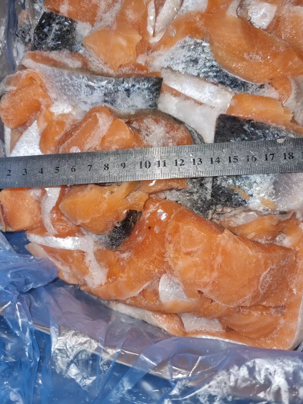 Куски лосося на шкурі без кісток Норвегія від компанії Ikrafish_ua - фото 1