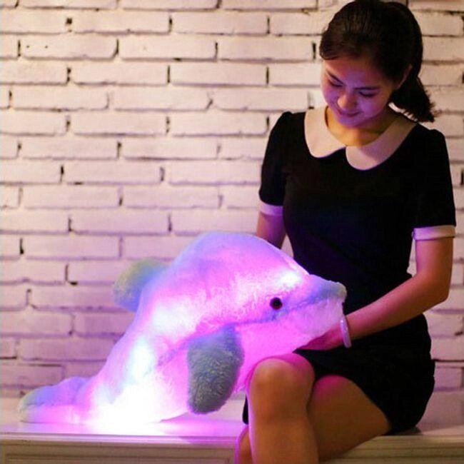 М'яка плюшева іграшка LED Дельфін 45см від компанії Зола - фото 1