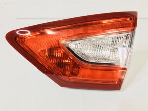 Ліхтар внутрішній галоген Ford Fusion 2013-2016 правий DS7Z-13404-A