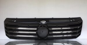 Решітка переднього бампера верхня VW Passat 2012-2015 561-853-651-C-OQE