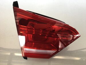 Ліхтар внутрішній лівий Led VW Passat 2012-2015 561-945-093-C