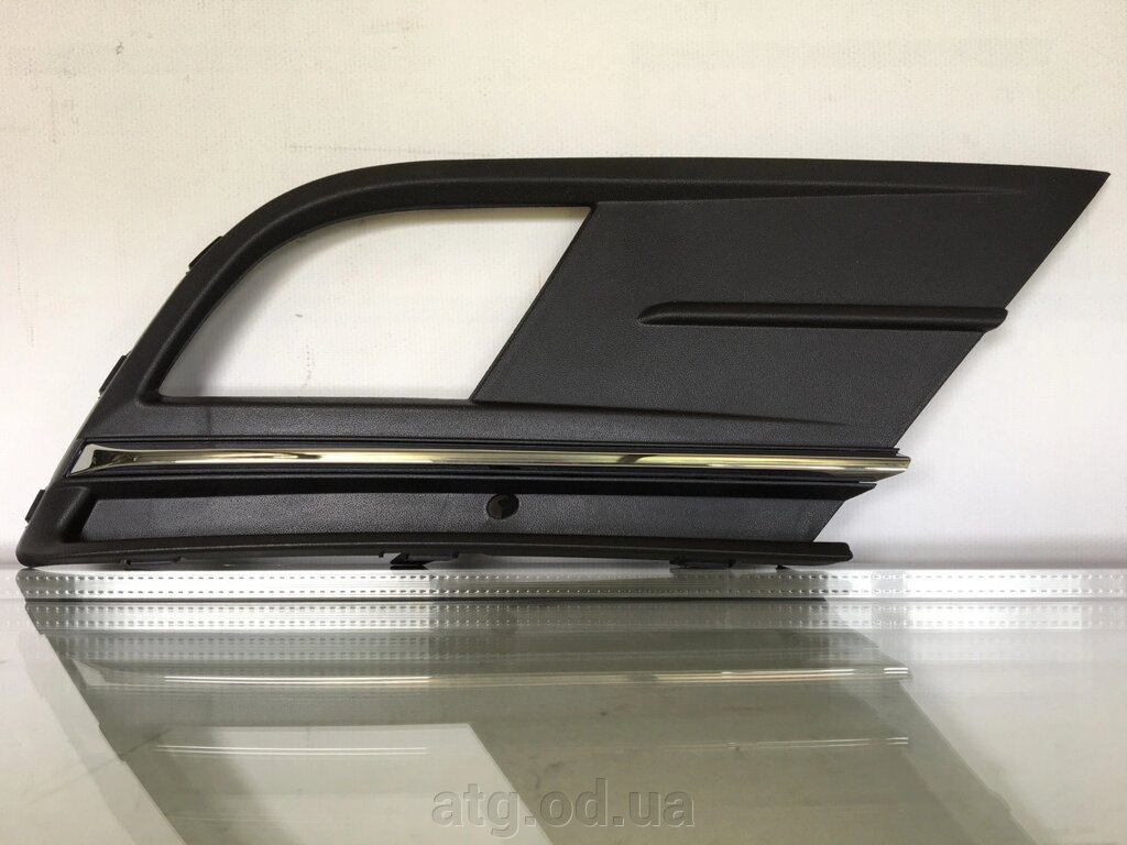 Решітка під птф VW Jetta 2015-2018 права 5C6-853-666-G-9B9 від компанії ATG-Parts - запчастини кузова та оптика - фото 1