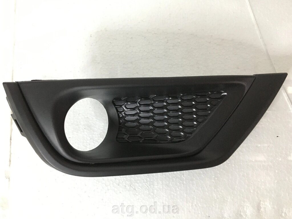 Заглушка решітка ПТФ права Jeep Compass 2017-2020 5UP96RXFAB чорна від компанії ATG-Parts - запчастини кузова та оптика - фото 1