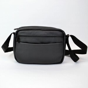 Стильна чоловіча сумка-месенджер із натуральної шкіри флотар, чорного кольору, чоловічі сумки через плече