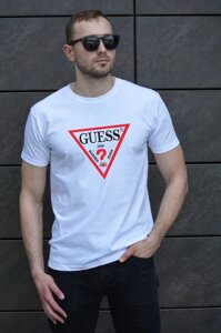 Чоловіча біла футболка з принтом "Guess"