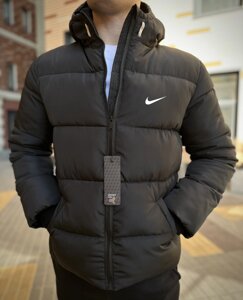 Чоловіча зимова куртка на пуху чорна пуховик чорного кольору Найк / куртка тепла на чоловіка