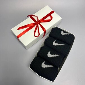 Чоловічі високі шкарпетки Nike чорні в коробці 4 пари подарунковий набір шкарпеток 41-45р