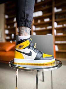 Nike Air Jordan 1 "Yellow / Black"
