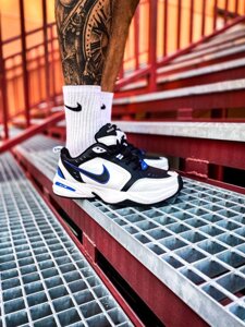 Nike Air Monarch IV "Black / Black / White"