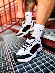 Nike Air Monarch IV "Black / White