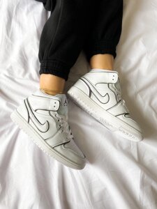 Nike Jordan 1 Mid "White / Black"