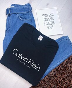 Жіноча чорна футболка з принтом "Calvin Klein"