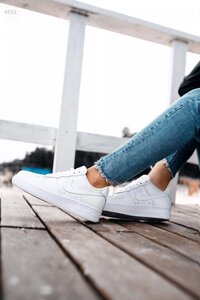 Жіночі кросівки Nike Air Force Low White Woman