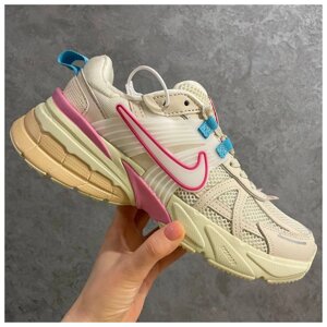 Жіночі кросівки Nike V2K Runtekk Run Beige Pink Blue, бежеві кросівки найк V2K рантек