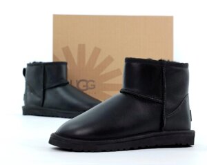 Жіночий зимовий Ugg Classic II Міні Чорна шкіра Чорна шкіра Uggs Classic 2 міні жіночі взуття зима