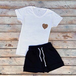 Жіночий річний комплект біла футболка з принтом "Леопардове серце" і чорні шорти