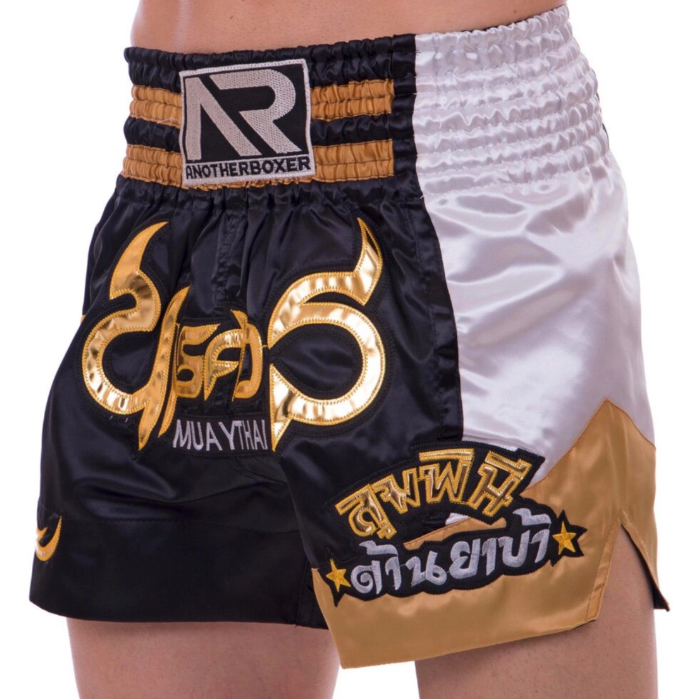 Шорти для тайського боксу та кікбоксингу Zelart BO-2344 M-XL чорний-золотий-білий від компанії Спортивний інтернет - магазин "One Sport" - фото 1