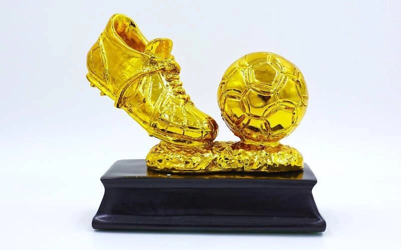 Статуетка (фігурка) нагородна спортивна Футбол Бутса з м'ячем золота C-3793-B2 (р-р 15х14х8 см) від компанії Спортивний інтернет - магазин "One Sport" - фото 1