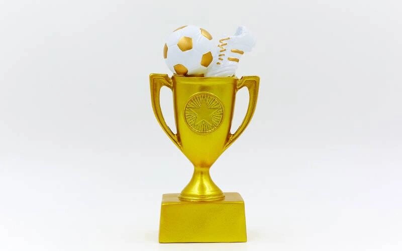 Статуетка (фігурка) нагородна спортивна Футбол Кубок і Бутса з м'ячем C-4664-B16 (р-р 16х8х4,5 см) від компанії Спортивний інтернет - магазин "One Sport" - фото 1
